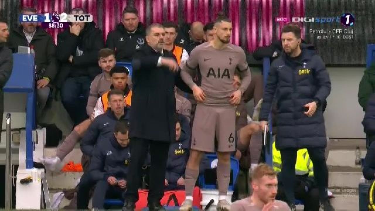 Goodison Park a erupt după intrarea lui Drăgușin! Românul i-a înfuriat pe fanii lui Everton de două ori_3