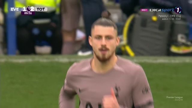 Goodison Park a erupt după intrarea lui Drăgușin! Românul i-a înfuriat pe fanii lui Everton de două ori_6