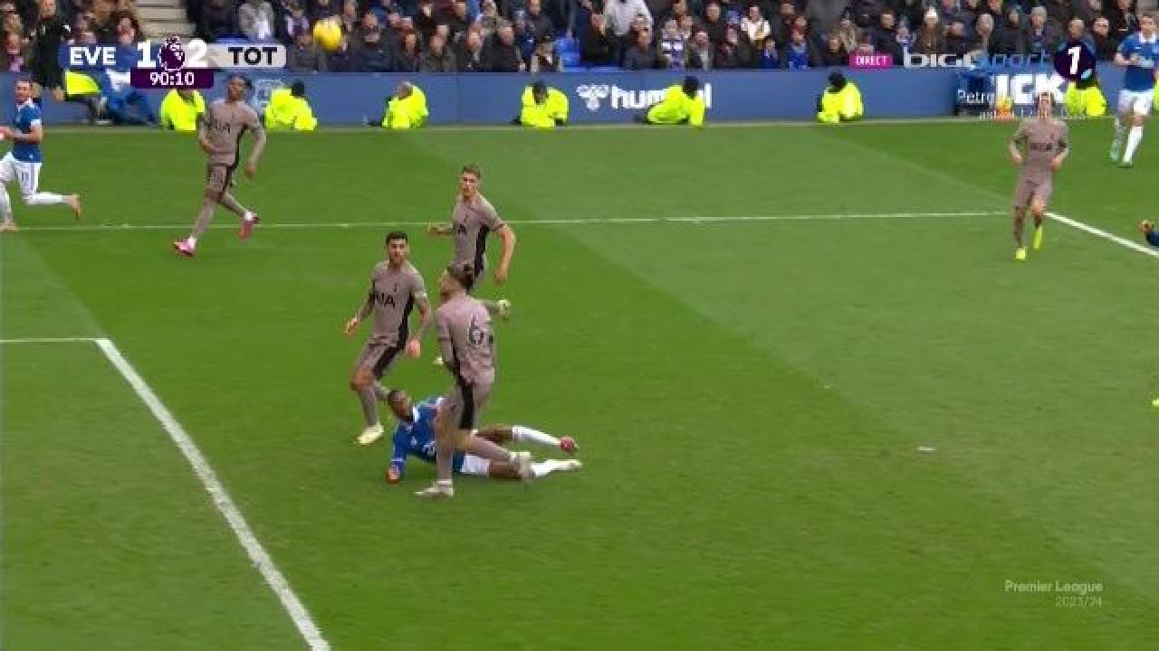 BBC a analizat fazele controversate ale lui Drăgușin și a găsit vinovatul pentru golul încasat de Tottenham_12