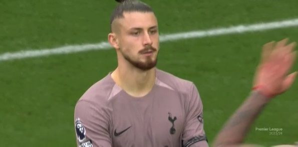 BBC a analizat fazele controversate ale lui Drăgușin și a găsit vinovatul pentru golul &icirc;ncasat de Tottenham