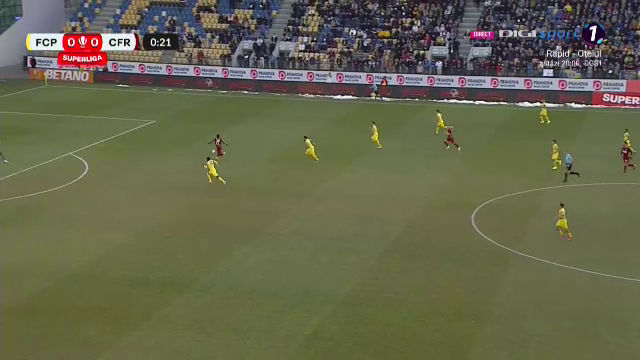 Ratare imensă în primele 20 de secunde ale meciului Petrolul Ploiești - CFR Cluj_6