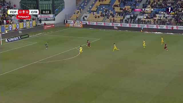 Ratare imensă în primele 20 de secunde ale meciului Petrolul Ploiești - CFR Cluj_10