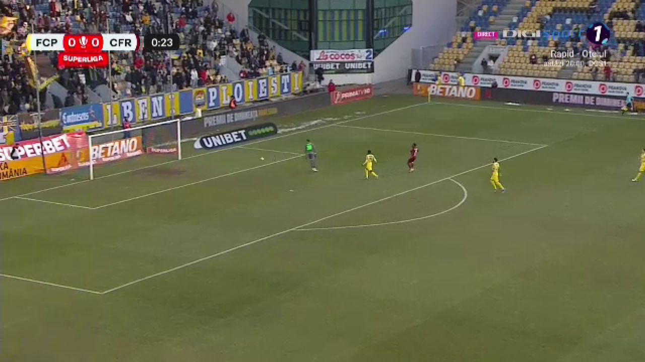 Ratare imensă în primele 20 de secunde ale meciului Petrolul Ploiești - CFR Cluj_15