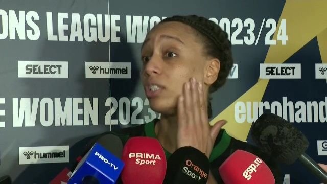 Ziua și scandalul la Rapid: jucătoarea lui Ferencvaros, acuzații de rasism: Un idiot! Să nu mai intre &icirc;n sală