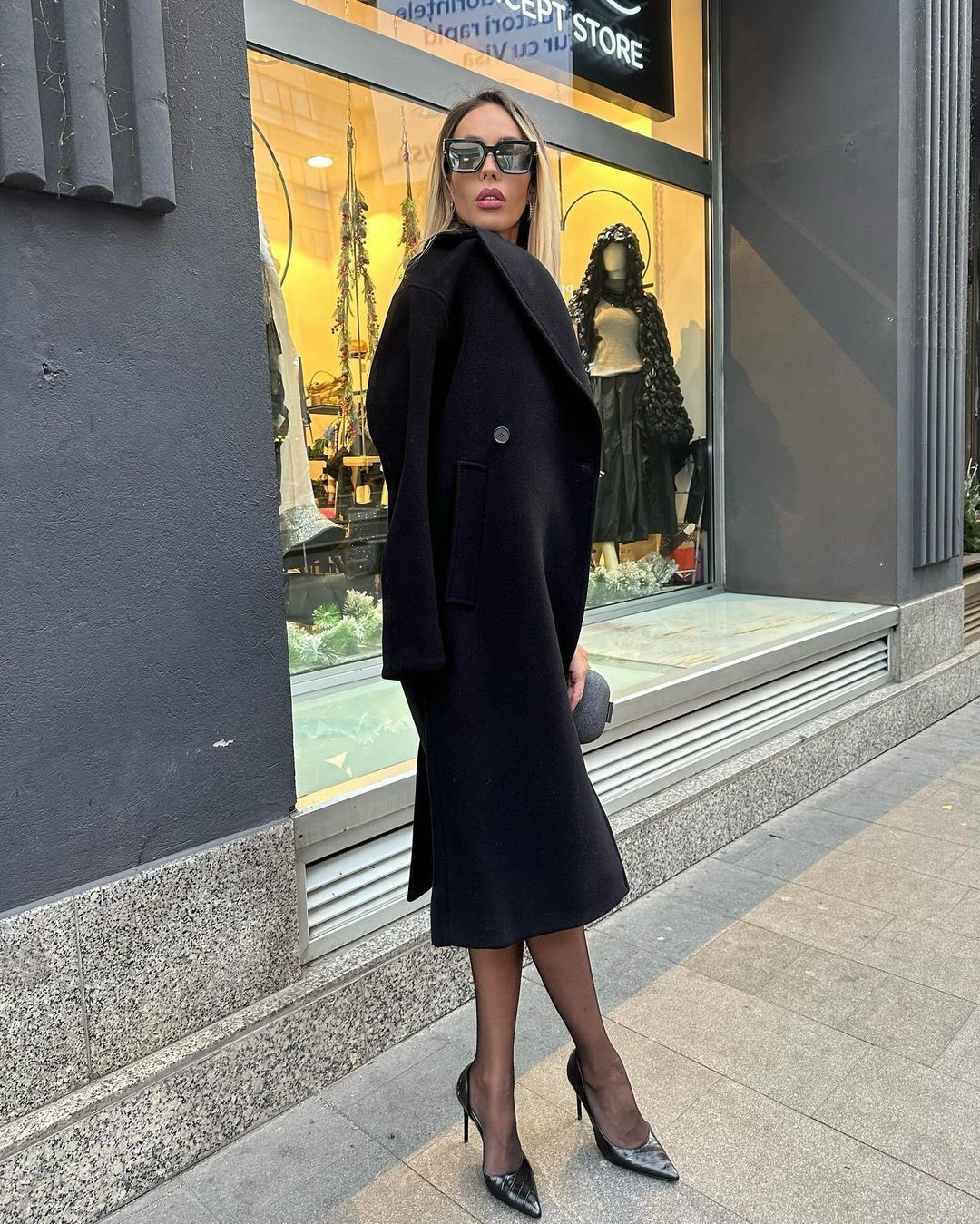 Cea mai frumoasă soție de fotbalist din România a dezvăluit ce a convins-o să facă: „M-a convertit!” _53