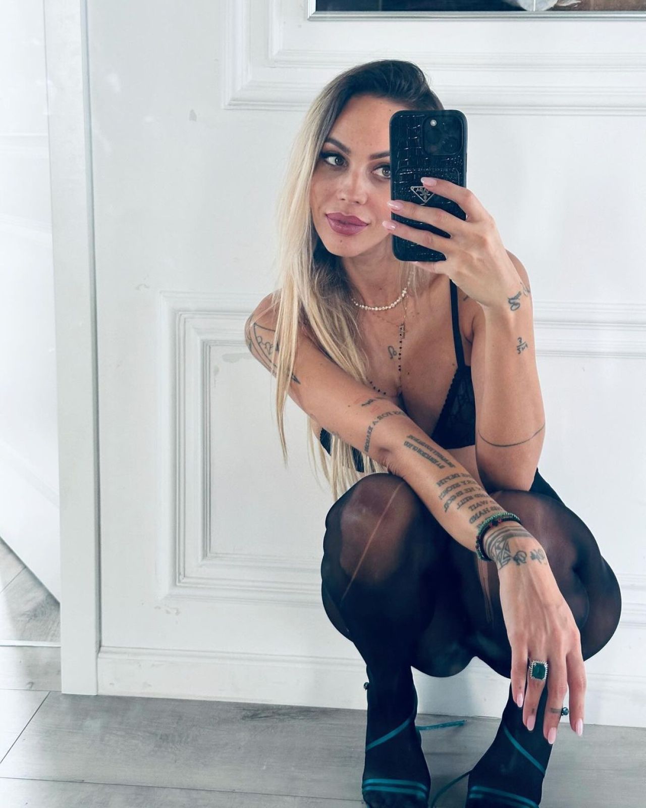 Cea mai frumoasă soție de fotbalist din România a dezvăluit ce a convins-o să facă: „M-a convertit!” _65