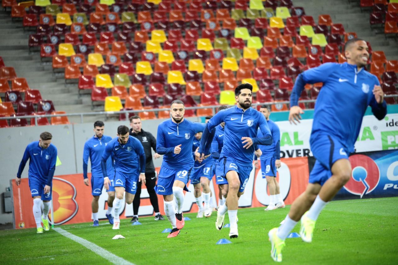 Constantin Budescu, aplaudat la scenă deschisă înainte de FCSB - Farul. Cum a 'slalomat' playmaker-ul lui Gică Hagi_1