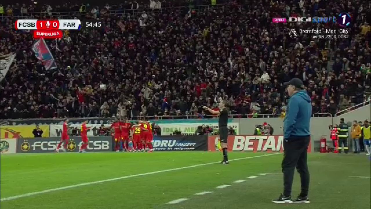 Imaginile deznădejdii. Cum a fost surprins Gică Hagi de ziua lui în FCSB - Farul Constanța_2
