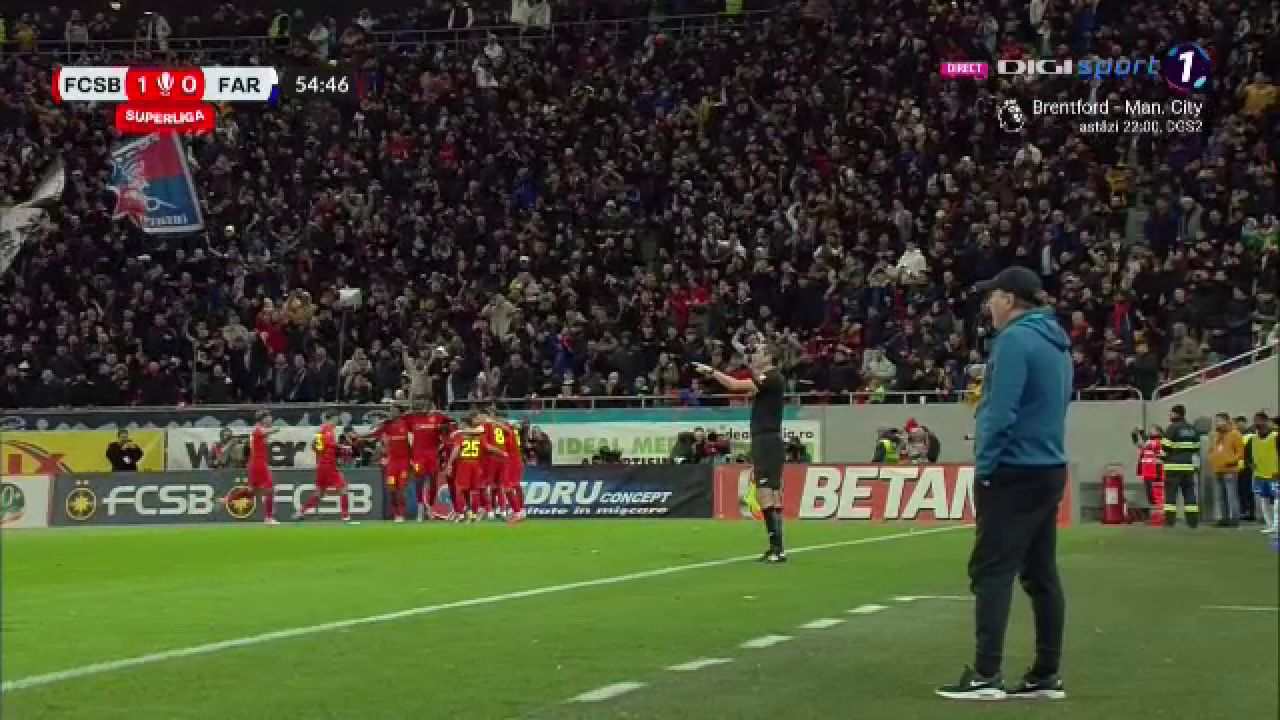 Imaginile deznădejdii. Cum a fost surprins Gică Hagi de ziua lui în FCSB - Farul Constanța_1