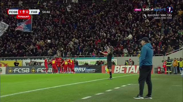 Imaginile deznădejdii. Cum a fost surprins Gică Hagi de ziua lui în FCSB - Farul Constanța_4