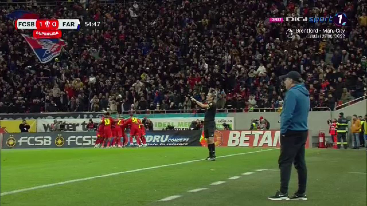 Imaginile deznădejdii. Cum a fost surprins Gică Hagi de ziua lui în FCSB - Farul Constanța_10