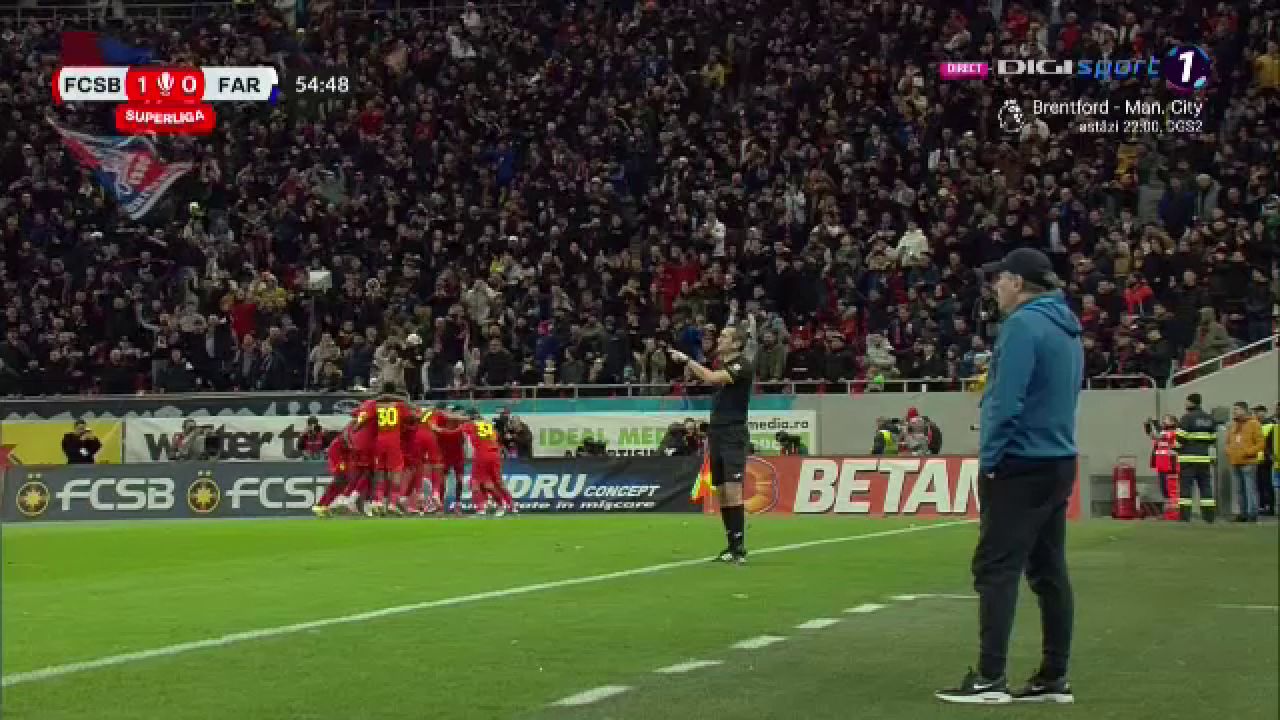 Imaginile deznădejdii. Cum a fost surprins Gică Hagi de ziua lui în FCSB - Farul Constanța_11