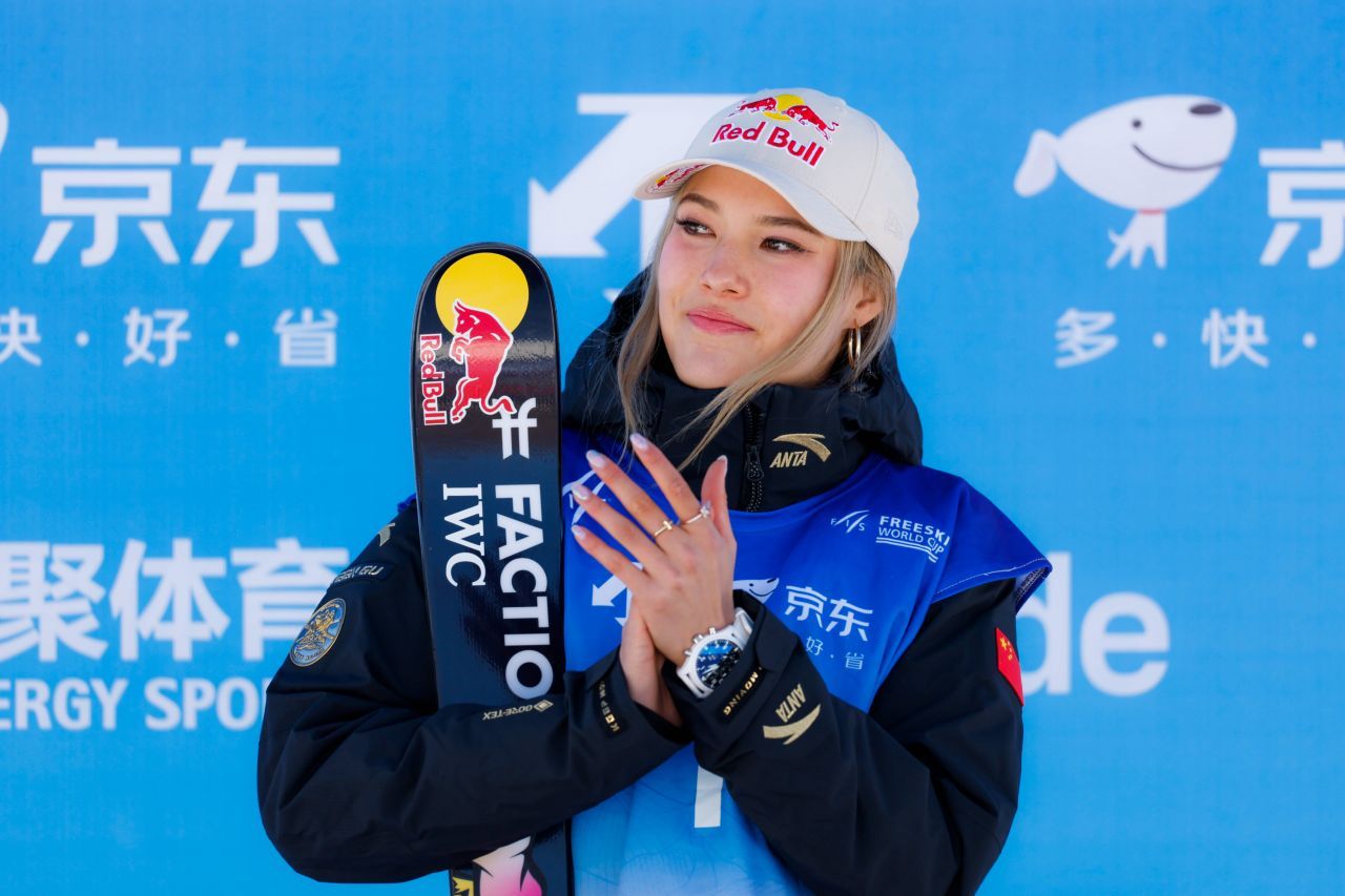 Cătălin Oprișan a găsit singura ”intrusă” din TOP 10 sportive bogate, Eileen Gu. Pe zăpadă, 100.000 $, în afara ei, 22.000.000_16