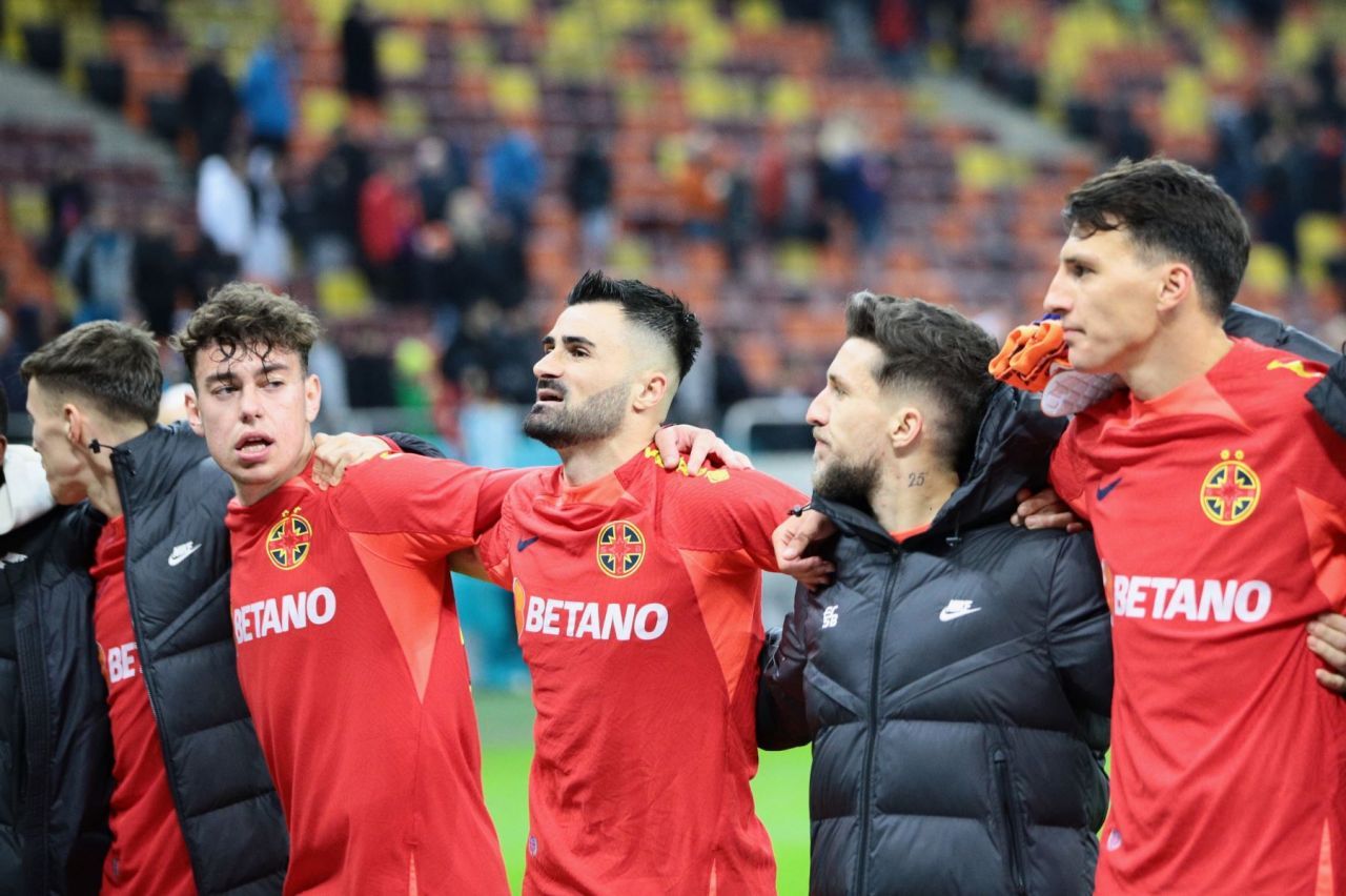 Singurul jucător al FCSB care a fost fluierat de fani, în timpul meciului cu Farul. Ce i-a transmis Mustață, liderul galeriei_10