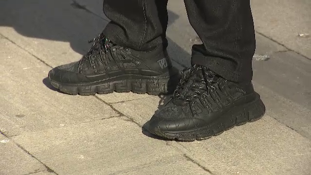 Gigi, ai stil! :) Patronul de la FCSB a făcut senzație la palat, după FCSB - Farul: s-a afișat cu o pereche de sneakers în trend_4