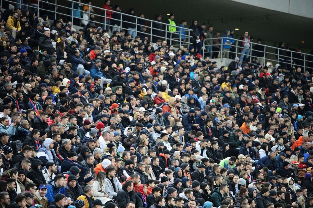 IMAGINI INCREDIBILE cu Leo Messi! Starul argentinian a fost PIPAIT si HARTUIT in timpul unui interviu