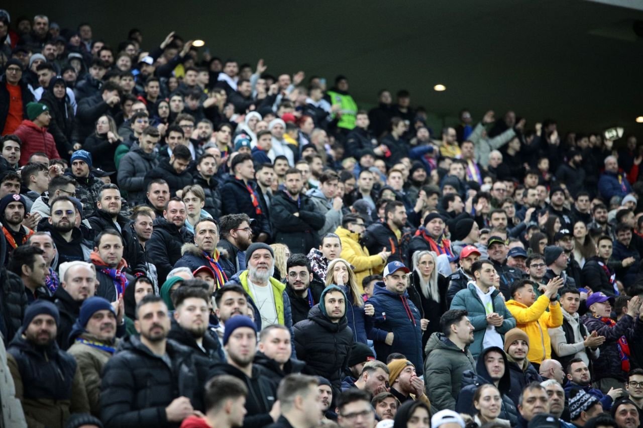 Becali arunca bomba! Finantatorul FCSB-ului a dezvaluit cum a jucat jucat Universitatea Craiova direct in Liga 2: Am zis, hai sa dam un loc in Liga 2, sa multumim orasul