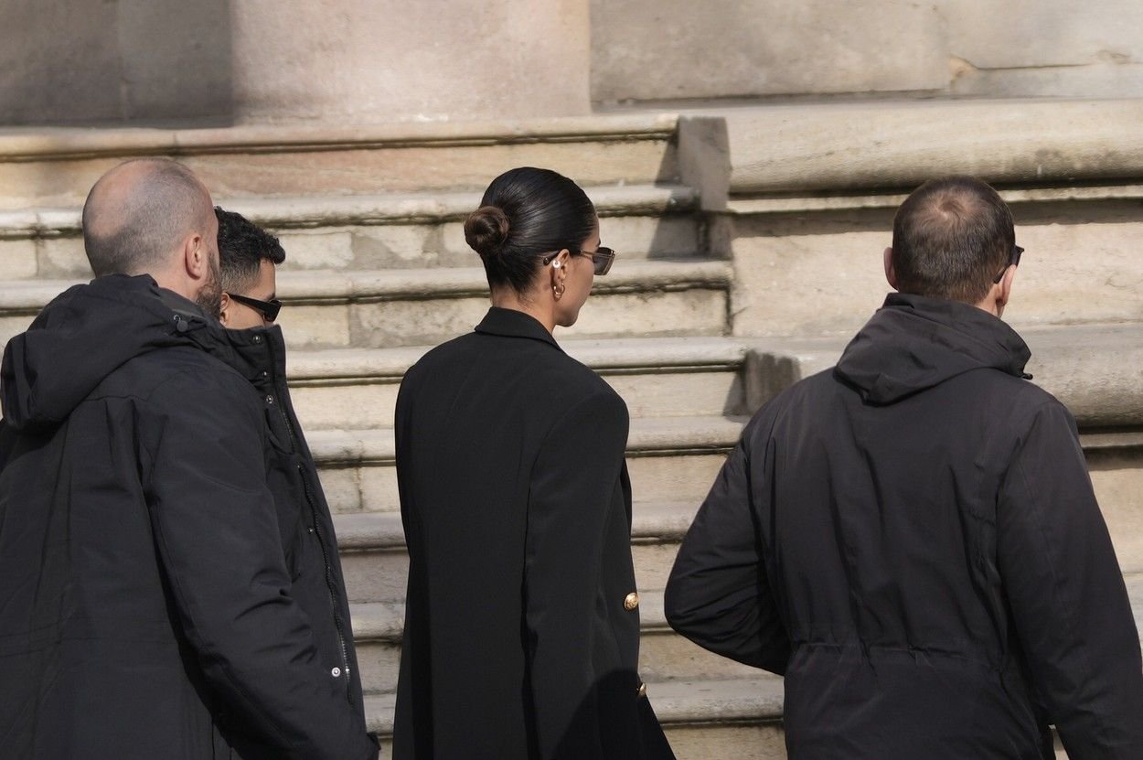Primele imagini cu soția lui Dani Alves, ajunsă la tribunal pentru a declara în procesul de agresiune sexuală! Cum a apărut după ce și-a șters contul de Instagram _3