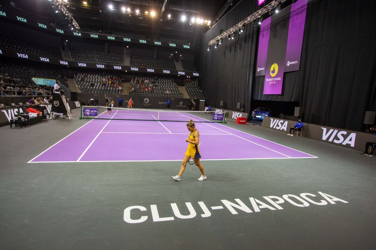 Scena despre Simona Halep și „Petrică Martalogu'” din serialul „Las Fierbinți”_41
