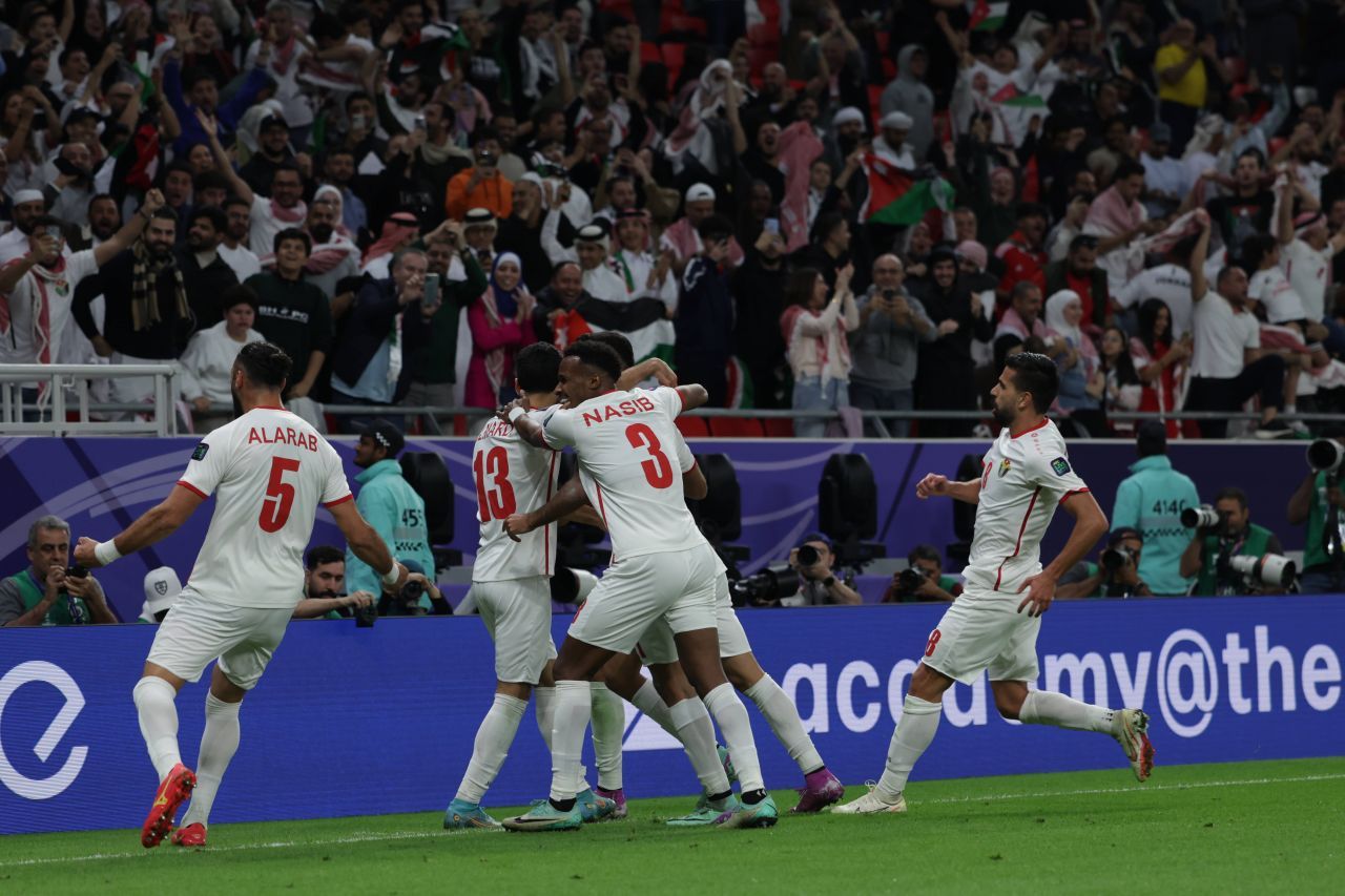 Minunea Iordania! Cu un singur fotbalist din Europa, revelația de la Cupa Asiei a eliminat marea favorită și este în finală_2