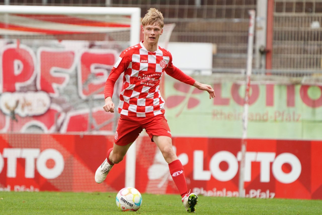 Doi români care nu contează pentru naționala României, adversari în thriller-ul Mainz - Barcelona din UEFA Youth League!_1