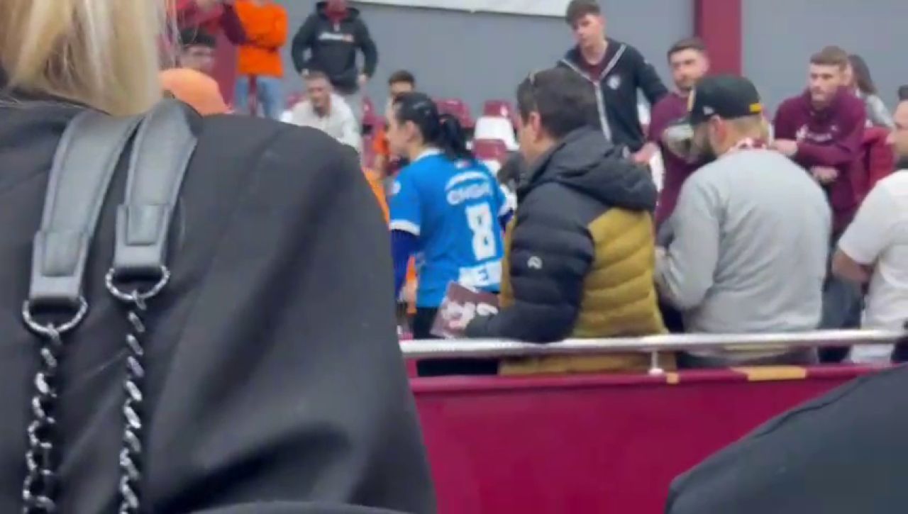 Imagini superbe! Galeria Rapidului s-a împăcat cu Cristina Neagu după derby-ul din Liga Florilor_4