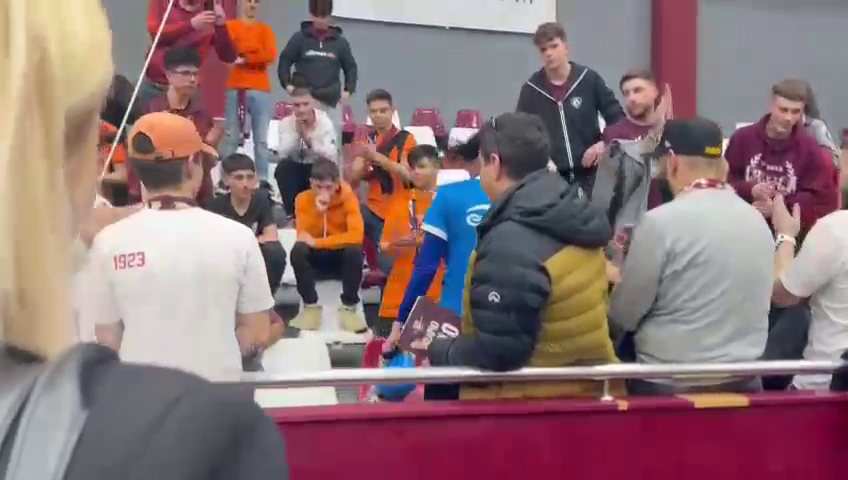 Imagini superbe! Galeria Rapidului s-a împăcat cu Cristina Neagu după derby-ul din Liga Florilor_5