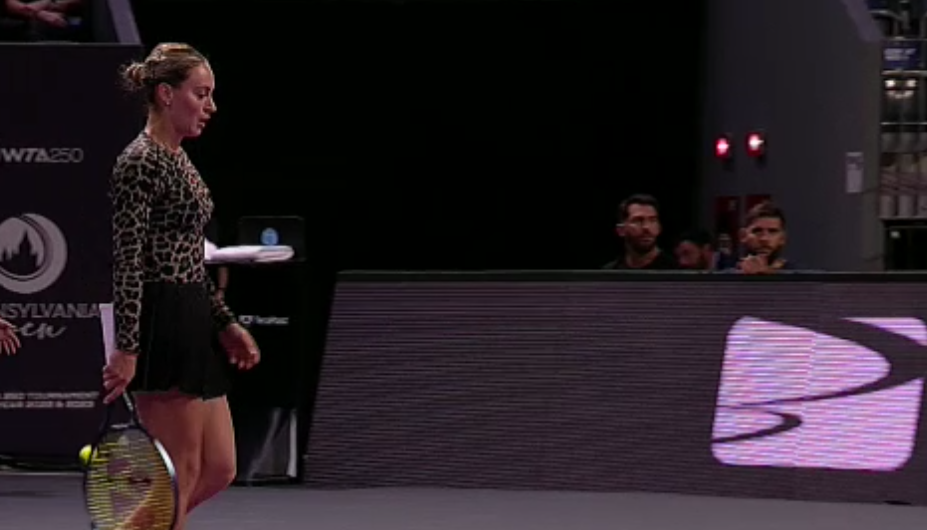 Simona Halep, dezvaluiri incredibile din copilarie: La 11-12 ani luam taxiul la 7 dimineata si mergeam singura la antrenament. Tata se trezea mai greu.