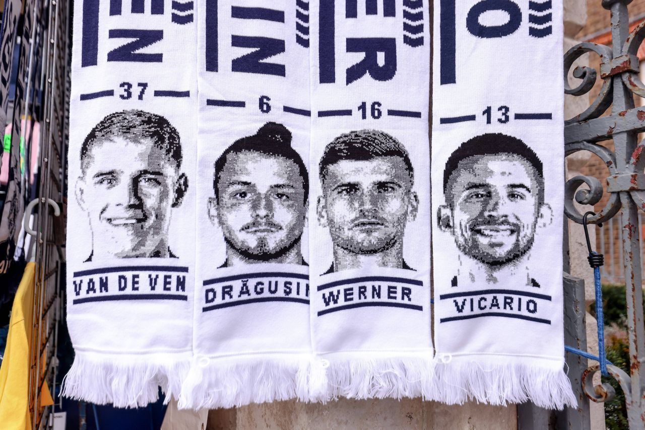 Radu Drăgușin fără minute, deși Micky van de Ven o comite! Final SENZAȚIONAL în Tottenham - Brighton, cu portarul în careul advers_3
