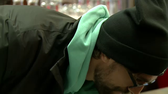 Dragoste fara limite! CAMPIONUL care si-a tatuat BUZELE iubitei intr-o zona erogena a corpului: 