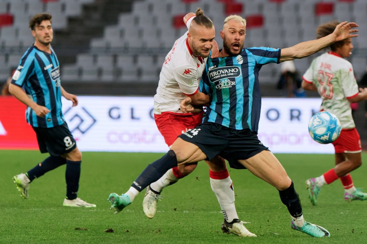 Altă freză, alt George Pușcaș! Cum a înscris atacantul naționalei primul său gol al sezonului_6