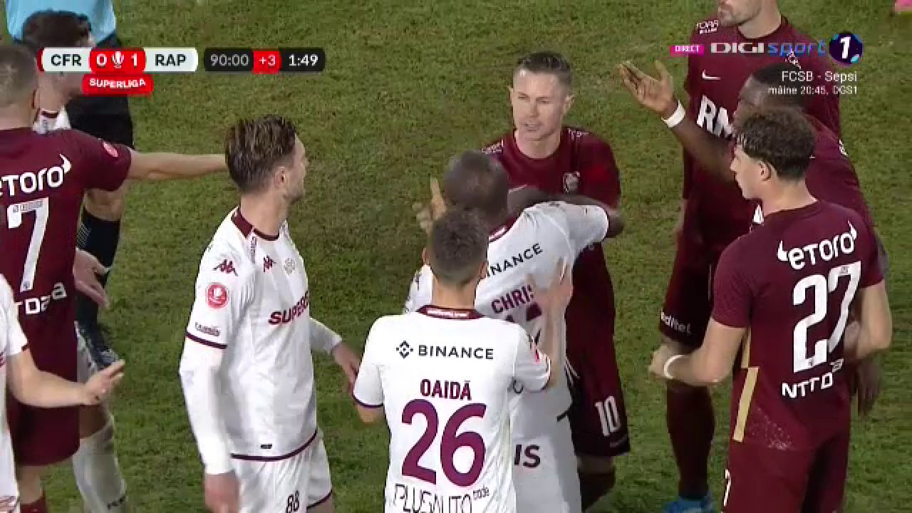 S-au încins spiritele în Gruia! Ciprian Deac l-a strâns de gât pe un adversar_3