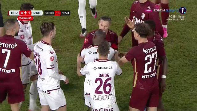 S-au încins spiritele în Gruia! Ciprian Deac l-a strâns de gât pe un adversar_4