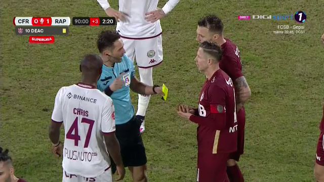 S-au încins spiritele în Gruia! Ciprian Deac l-a strâns de gât pe un adversar_11