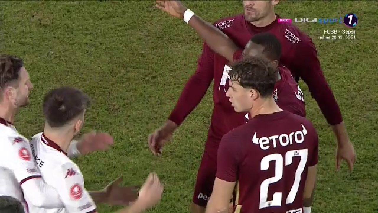 S-au încins spiritele în Gruia! Ciprian Deac l-a strâns de gât pe un adversar_14