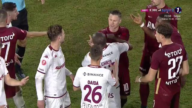 S-au încins spiritele în Gruia! Ciprian Deac l-a strâns de gât pe un adversar_19