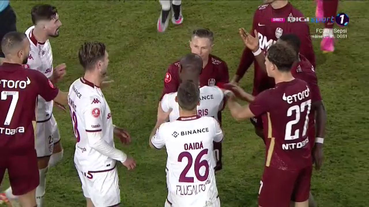 S-au încins spiritele în Gruia! Ciprian Deac l-a strâns de gât pe un adversar_20