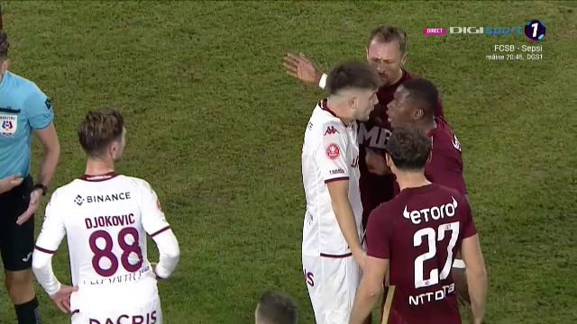 S-au încins spiritele în Gruia! Ciprian Deac l-a strâns de gât pe un adversar_25