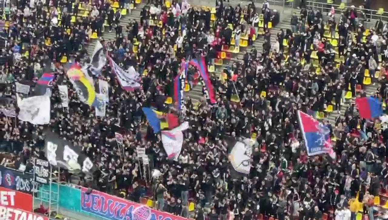 Cadre superbe cu galeria FCSB la meciul de pe Arena Națională!_12