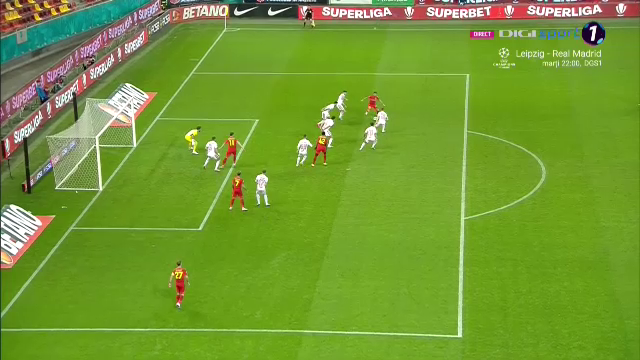 Alex Băluță a fentat doi jucători și a expediat un șut imparabil în FCSB - Sepsi OSK_10