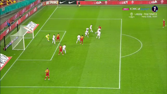 Alex Băluță a fentat doi jucători și a expediat un șut imparabil în FCSB - Sepsi OSK_12