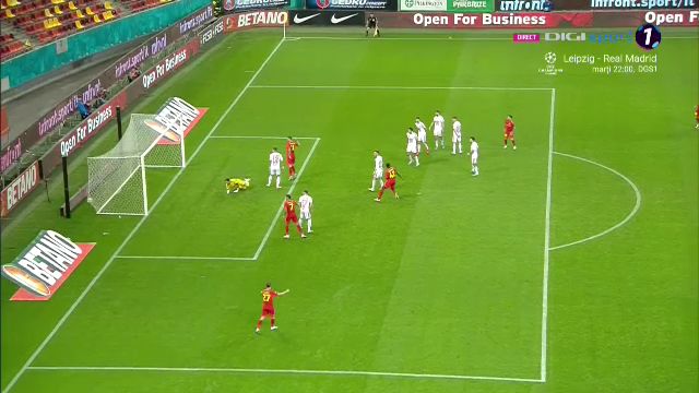 Alex Băluță a fentat doi jucători și a expediat un șut imparabil în FCSB - Sepsi OSK_18