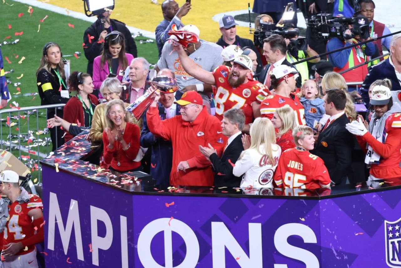 Ce spectacol! Kansas City Chiefs, victorie în Super Bowl. Taylor Swift, în centrul atenției la cel mai important meci al anului în NFL_2