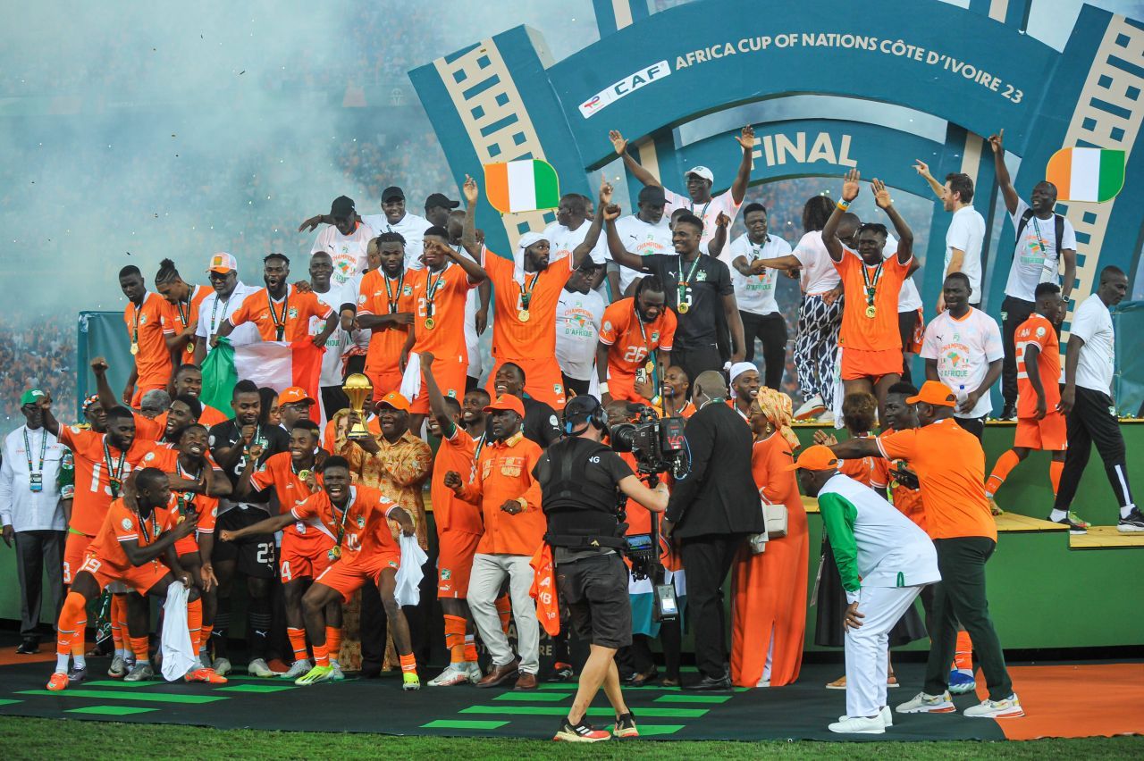 Supraviețuitorii, ediția de Africa: un antrenor demis, un eșec cu 0-4 și un „Di Matteo” care le-a adus trofeul! _4