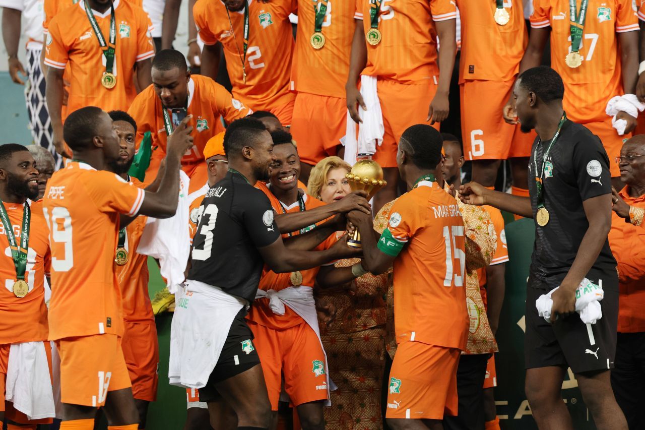 Supraviețuitorii, ediția de Africa: un antrenor demis, un eșec cu 0-4 și un „Di Matteo” care le-a adus trofeul! _7