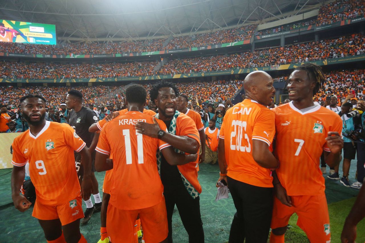 Supraviețuitorii, ediția de Africa: un antrenor demis, un eșec cu 0-4 și un „Di Matteo” care le-a adus trofeul! _8