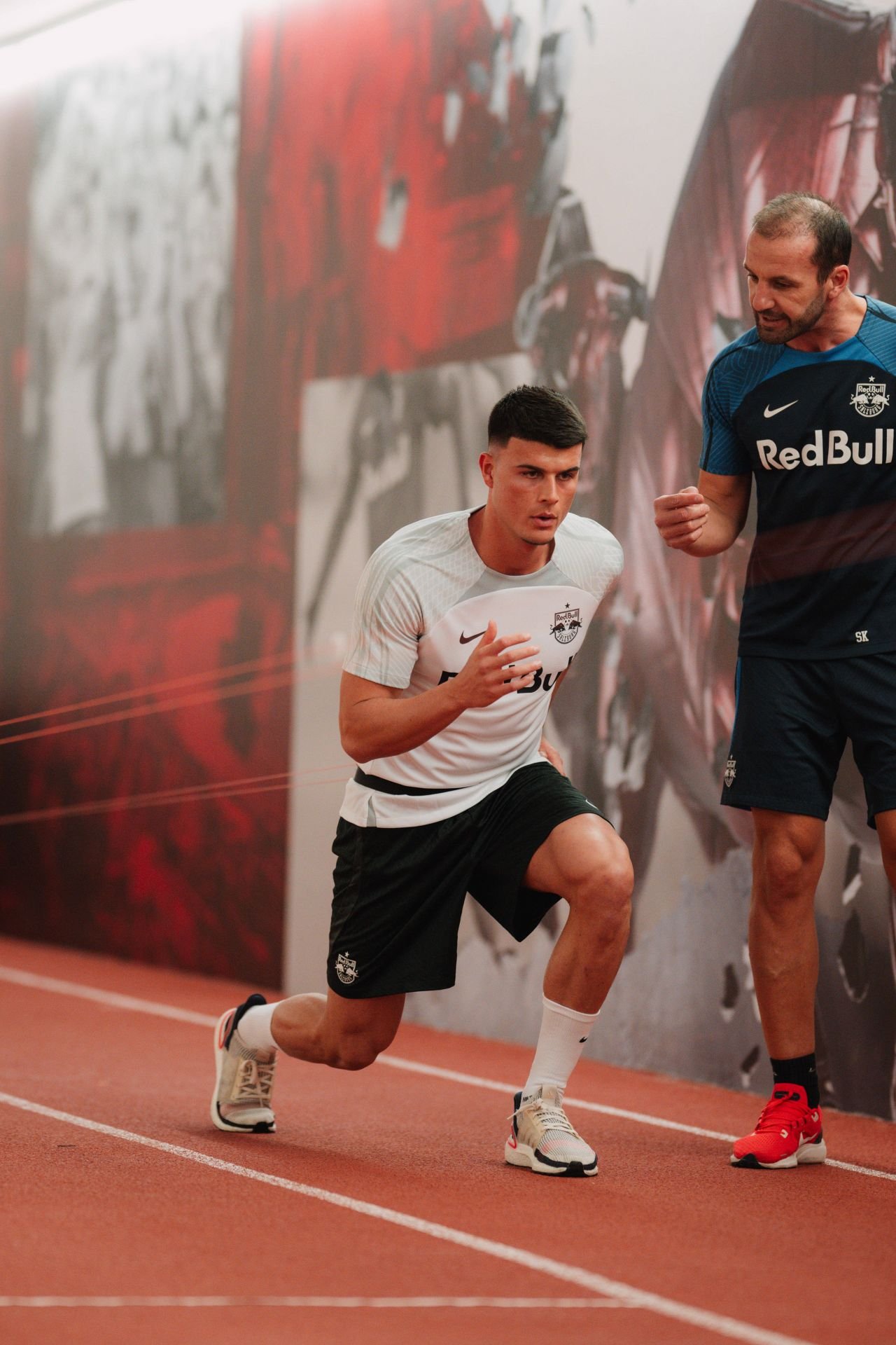 ”Debut extrem de convingător” al fotbalistului care nu contează la naționala României pentru echipa campioană din ultimele 10 sezoane!_3