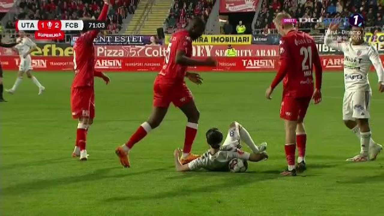Gest oribil în Liga 1: și-a călcat intenționat adversarul căzut pe gazon_2