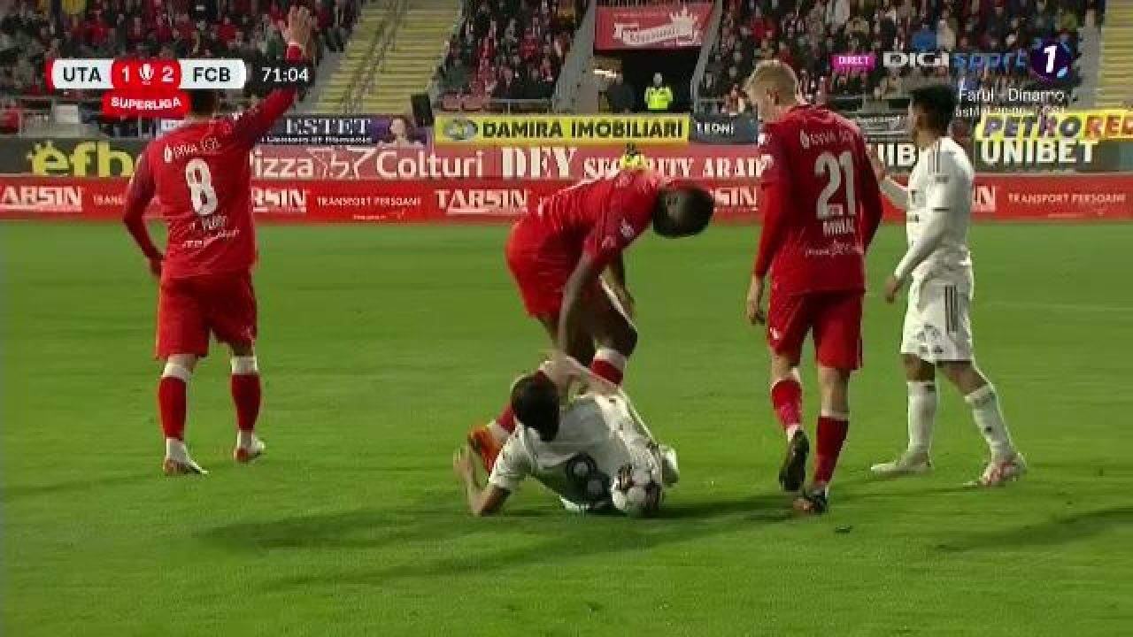 Gest oribil în Liga 1: și-a călcat intenționat adversarul căzut pe gazon_3