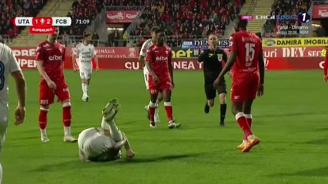 Gest oribil în Liga 1: și-a călcat intenționat adversarul căzut pe gazon_4